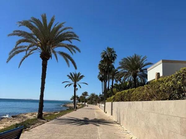 Chalet adosado en calle Venecia