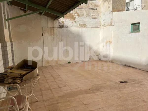 Casa independiente en calle Vicente Salinas, 17