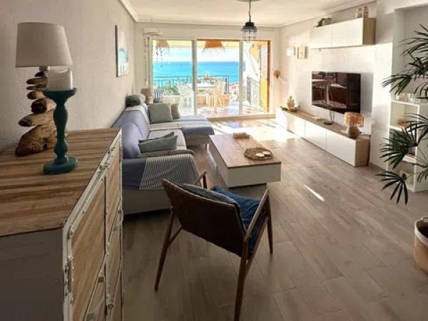 Chalet adosado en avenida Catalanet