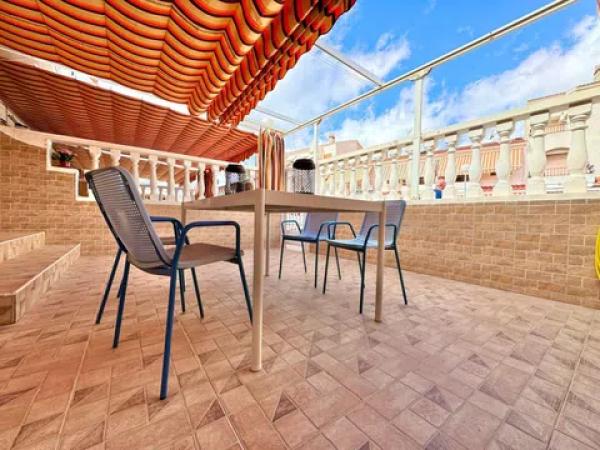 Chalet adosado en calle Biar