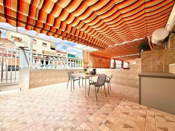 Chalet adosado en calle Biar