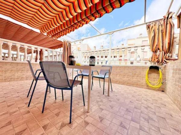 Chalet adosado en calle Biar