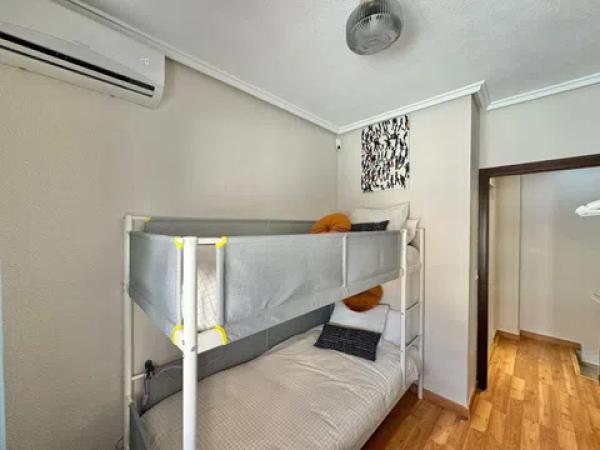 Chalet adosado en calle Biar