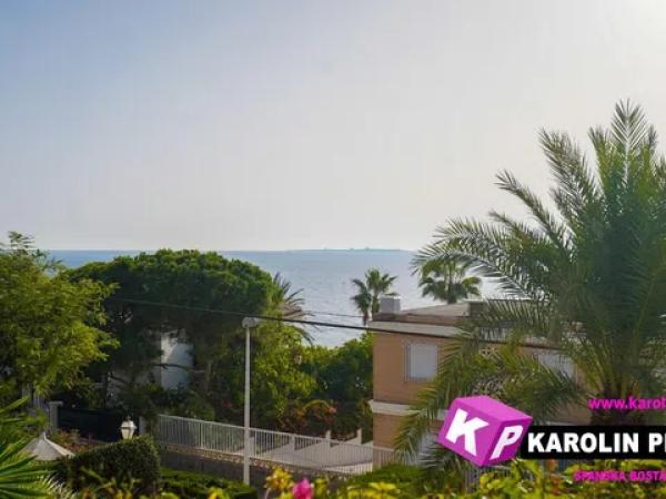 Piso en avenida de la Armada Española