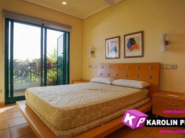 Piso en avenida de la Armada Española