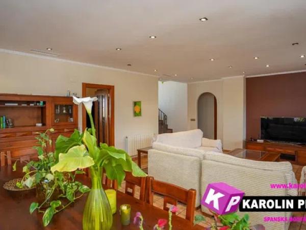 Casa independiente en calle dEncarnita Alonso