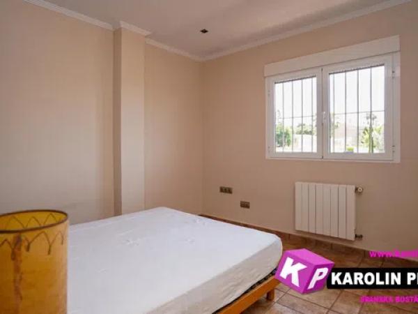 Casa independiente en calle dEncarnita Alonso