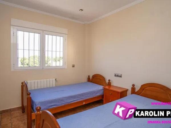 Casa independiente en calle dEncarnita Alonso