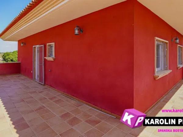 Casa independiente en calle dEncarnita Alonso