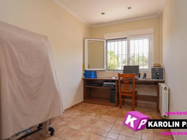 Casa independiente en calle dEncarnita Alonso