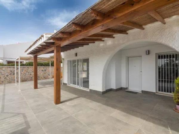 Casa independiente en avenida de la Armada Española