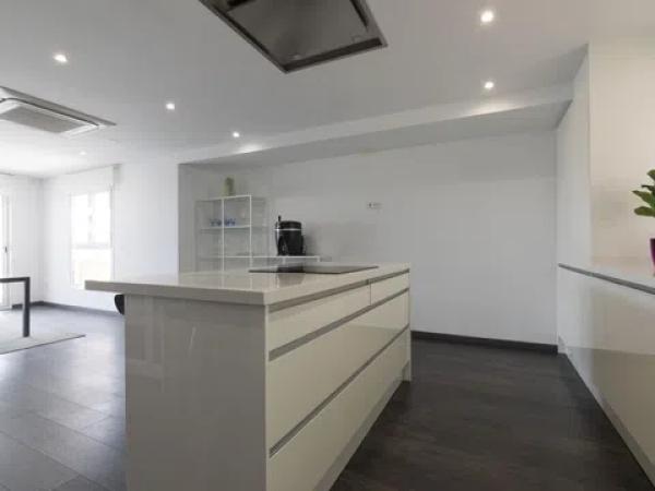 Casa independiente en avenida de la Armada Española