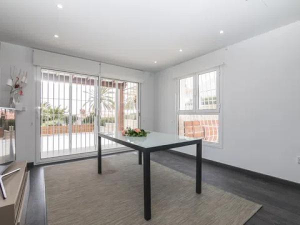 Casa independiente en avenida de la Armada Española