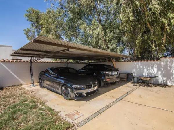 Casa independiente en calle Rafael Franco