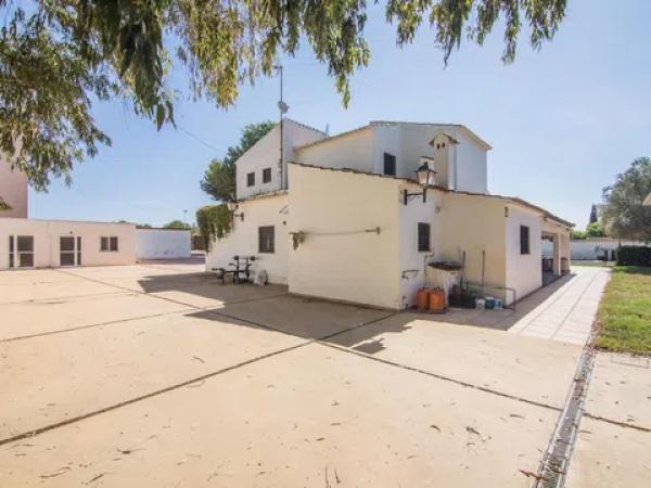 Casa independiente en calle Rafael Franco