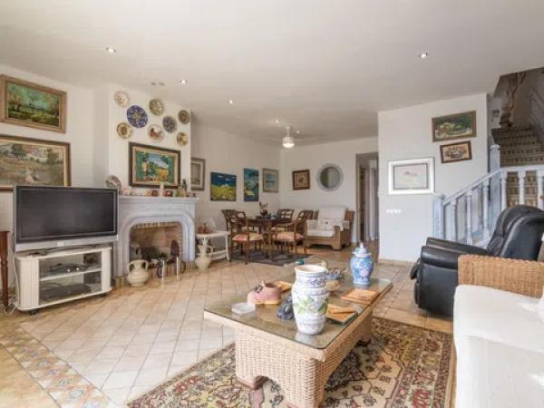 Chalet adosado en avenida de la Armada Española