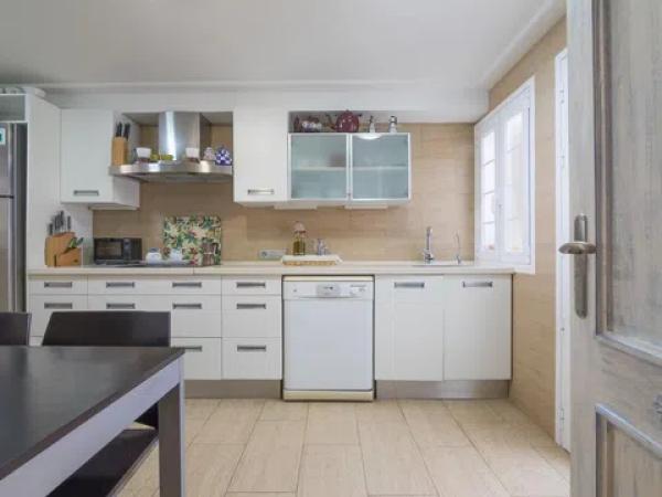 Chalet adosado en avenida de la Armada Española