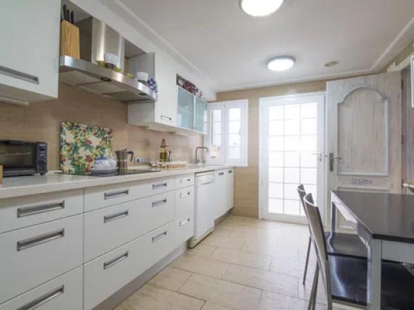 Chalet adosado en avenida de la Armada Española