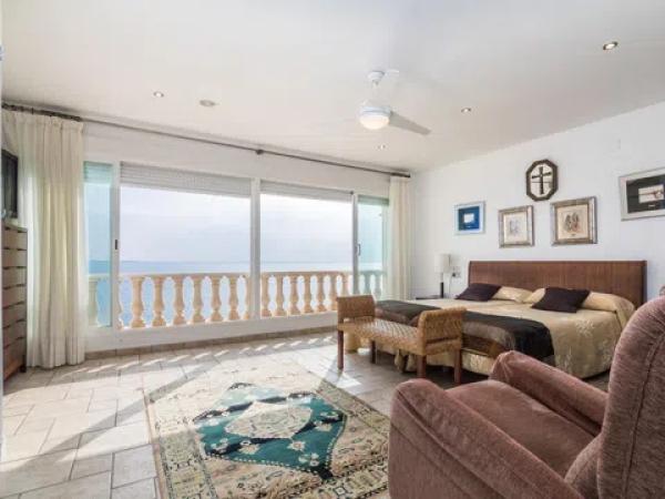 Chalet adosado en avenida de la Armada Española