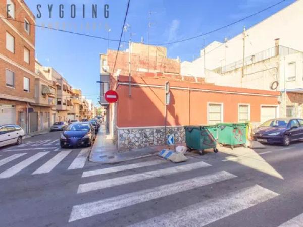 Casa independiente en calle Madrid