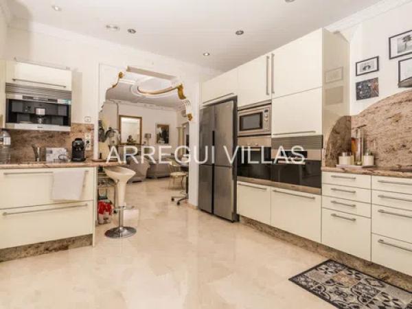 Casa independiente en calle Medussa