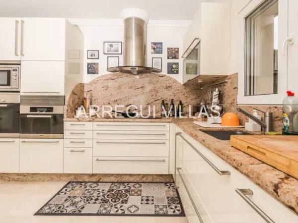 Casa independiente en calle Medussa