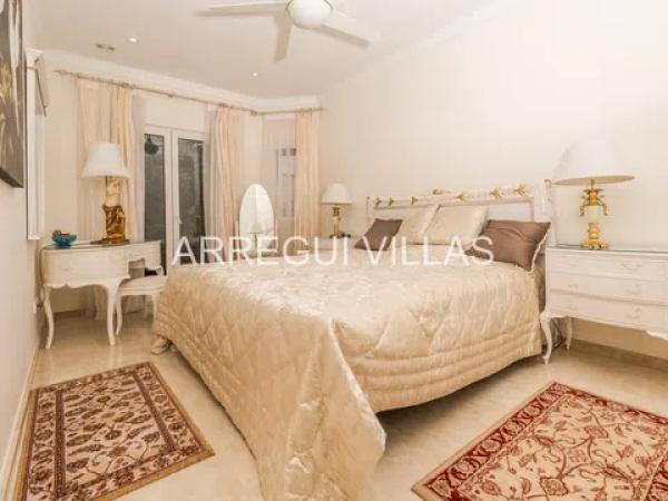 Casa independiente en calle Medussa