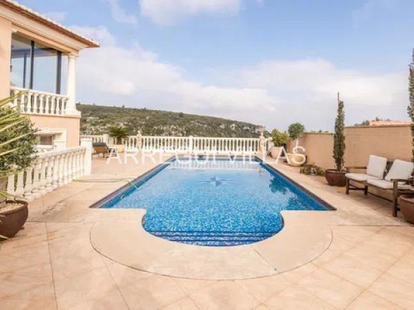 Casa independiente en calle Medussa