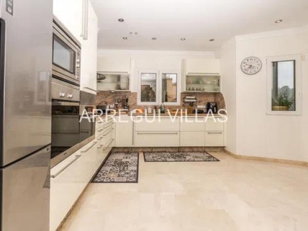 Casa independiente en calle Medussa