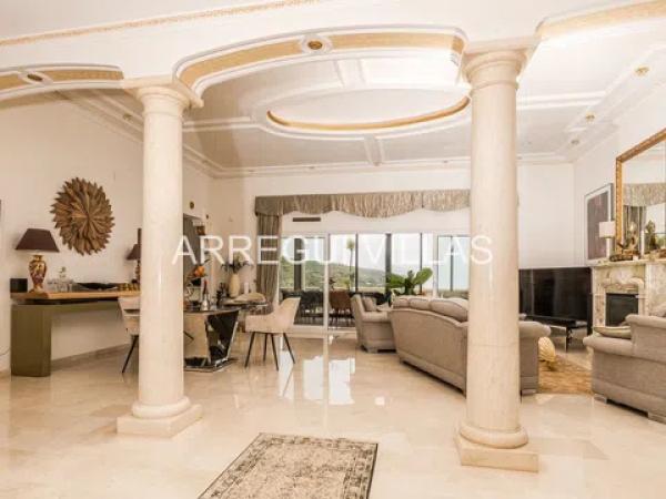 Casa independiente en calle Medussa