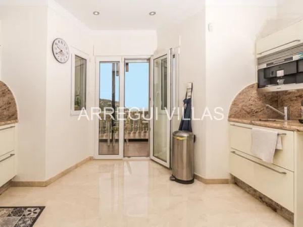 Casa independiente en calle Medussa