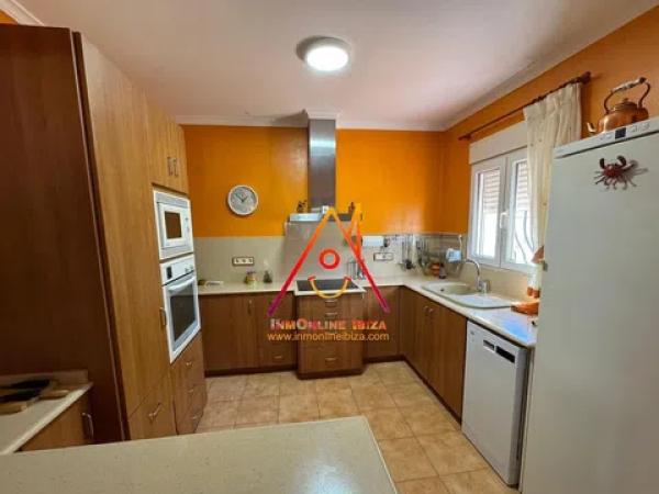 Casa independiente en calle Lila