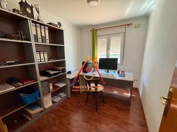 Casa independiente en calle Lila