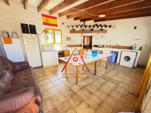 Casa independiente en calle Lila