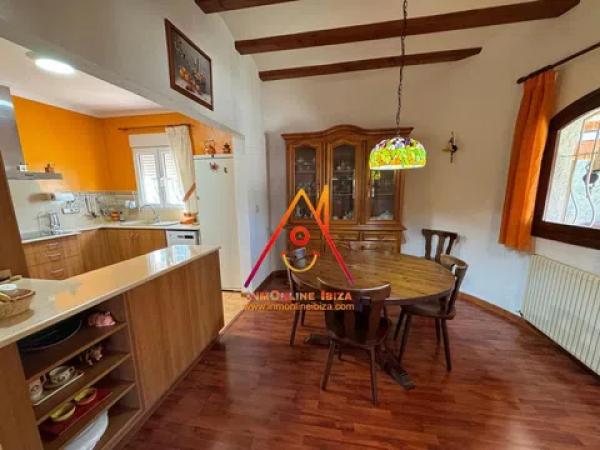 Casa independiente en calle Lila