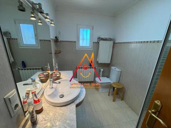 Casa independiente en calle Lila