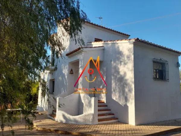 Casa independiente en calle Lila