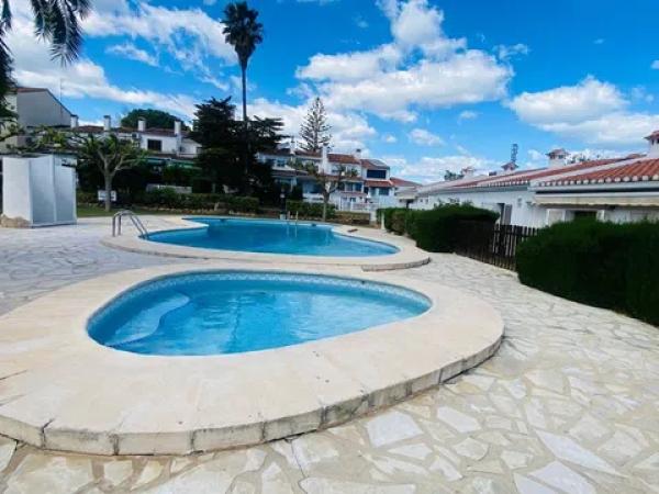 Chalet adosado en camino Pou de la Muntanya