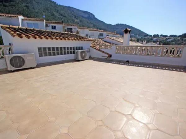 Chalet adosado en calle de Idas