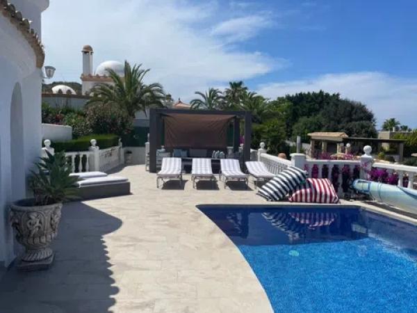 Casa independiente en calle Medussa