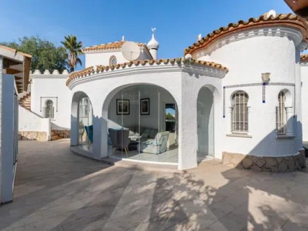 Casa independiente en calle Medussa