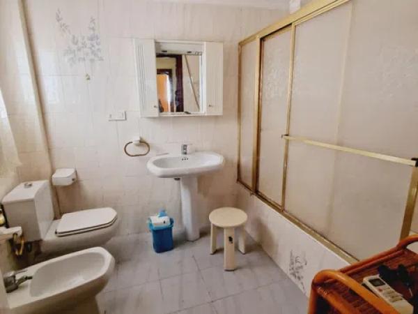 Chalet pareado en calle de la Barbacana