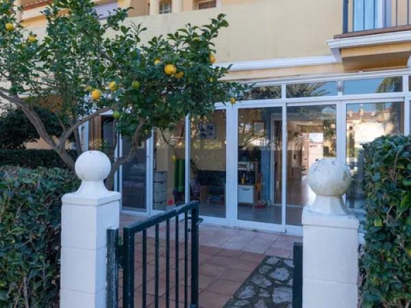 Chalet adosado en calle Bot, 6