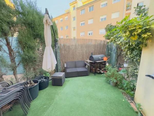 Chalet adosado en calle de Miraflor, 12