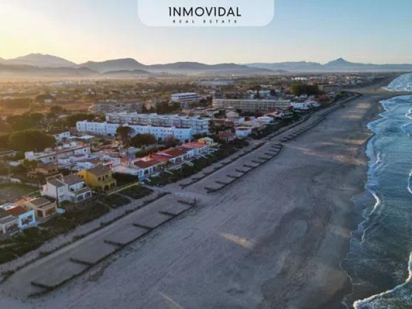 Chalet adosado en calle Riu Sec