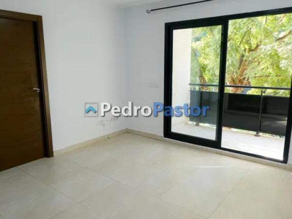 Piso en avenida Juan Chabás, 3