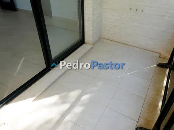 Piso en avenida Juan Chabás, 3