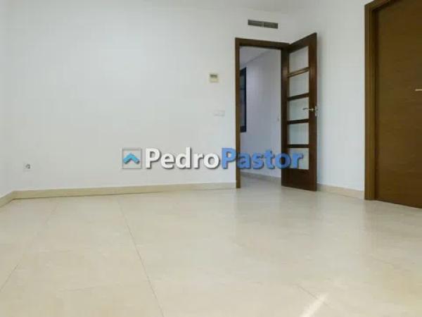 Piso en avenida Juan Chabás, 3