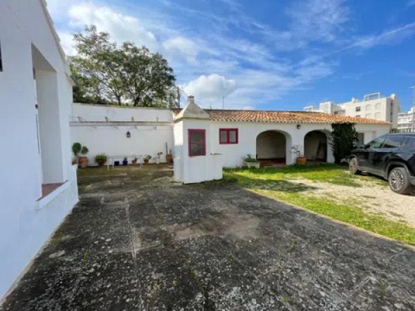 Chalet en calle del Atlas
