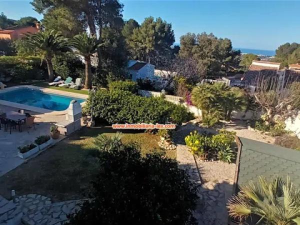 Casa independiente en calle Efaistos